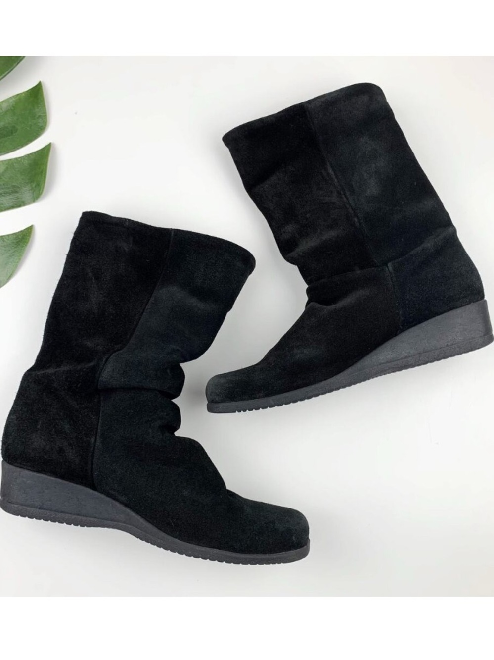 La Canadienne Boots Short Black Suede Foldover Top Square Toe Wedge Women's 9